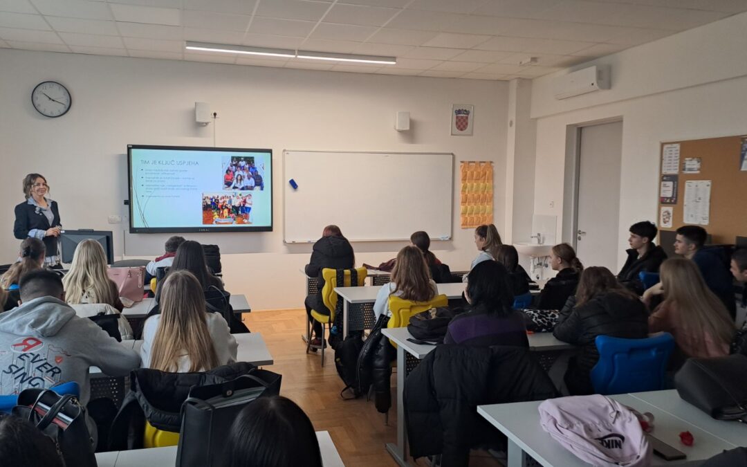 Inspirativno predavanje bivše učenice Marine Pfeifer 
