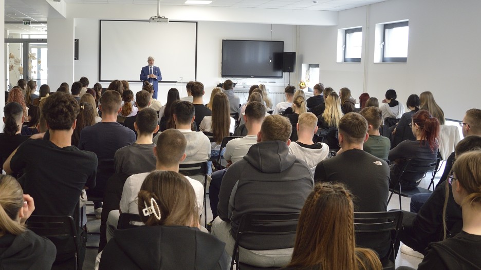 Gostovanje poduzetnika Nike Tokića Kartela u sklopu projekta Biti bolji